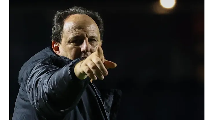 Marcello Zambrana/AGIF - Rogério Ceni tem decisão importante a ser tomada