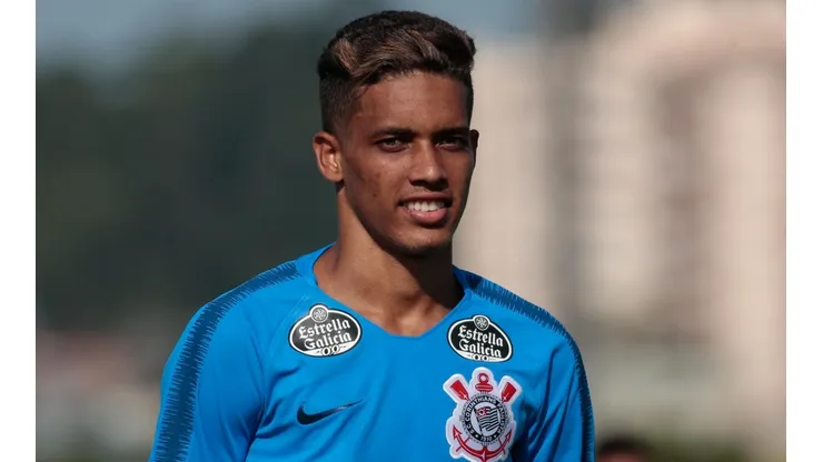 Foto: Marcello Zambrana/AGIF - Pedrinho conseguiu deixar a Ucrânia.