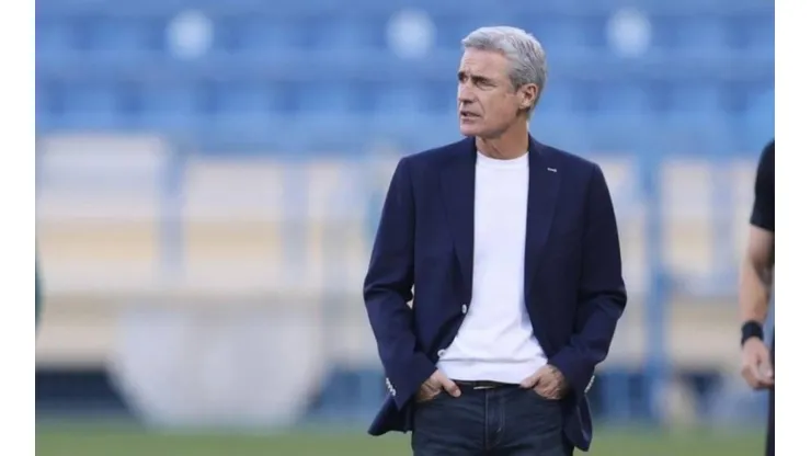 Divulgação / Al-Duhail. O novo técnico tem estudado reforços para o Botafogo.