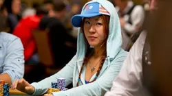 O suposto assassino de Susie Zhao agura o julgamento preso (Foto: PokerNews)