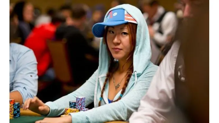 O suposto assassino de Susie Zhao agura o julgamento preso (Foto: PokerNews)