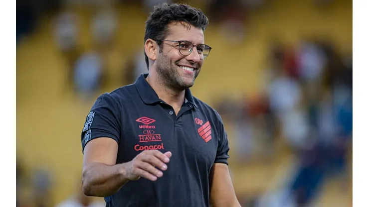Foto: Diogo Reis/AGIF | Valentim diz "sim" a renovação de jogador querido pela torcida