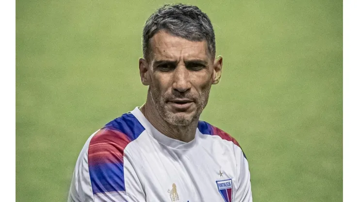 Vojvoda ainda não utilizou jogador no Fortaleza em 2022 (Foto: Celio Junior/AGIF)