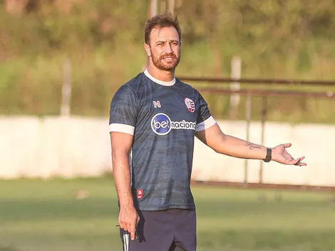 Titular do Náutico reclama de dores e vira dúvida para Felipe Conceição