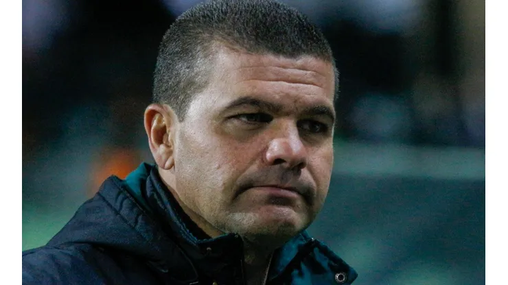 Gabriel Machado/AGIF/ 'Não passou'; Louzer "perde" zagueiro que não passou no período de testes no Atlético-GO