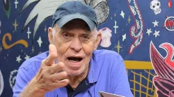 - O narrador acredita que a diretoria foi amadora