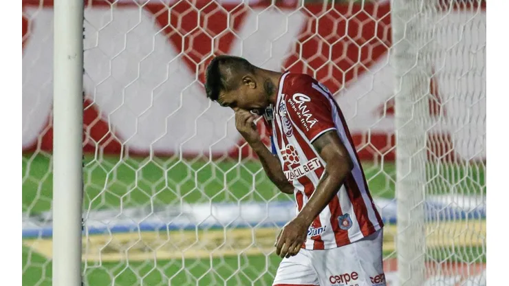 Foto: Paulo Paiva/AGIF | Previsão de recuperação de Kieza é de 45 dias