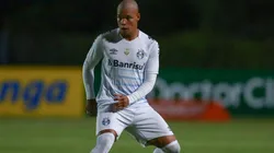 Foto: Lucas Uebel/Grêmio/Divulgação - Gustavo Marins: estreou como profissional e acabou expulso contra o Aimoré