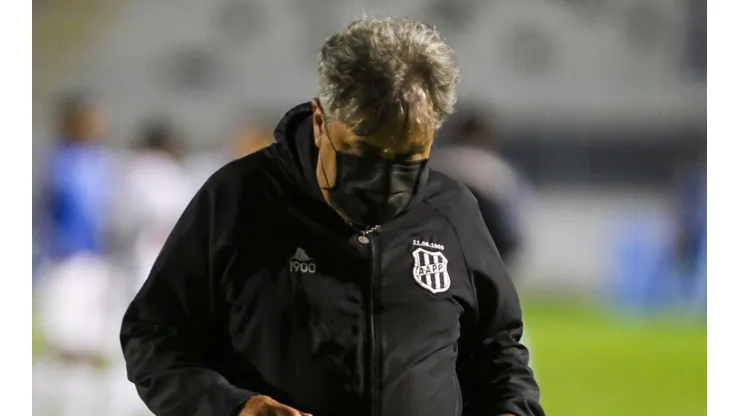 Foto: Rogério Capela/AGIF - Gilson Kleina, treinador da Ponte Preta