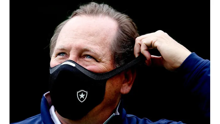 - O empresário optou pela saída de Enderson que em 31 jogos só perdeu apenas 4 vezes