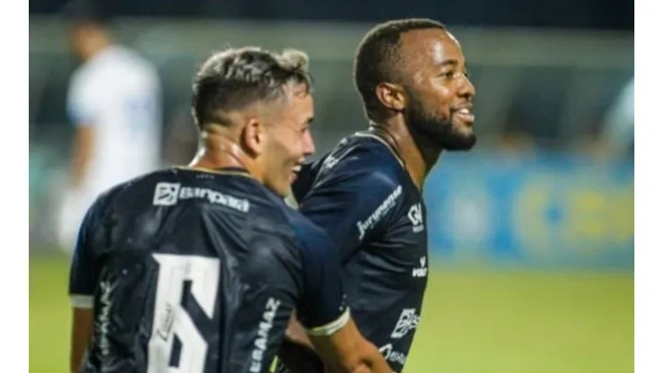 Victor Andrade saiu ainda antes do fim da temporada pelo Remo, em novembro (Foto: Fernando Torres/AGIF)