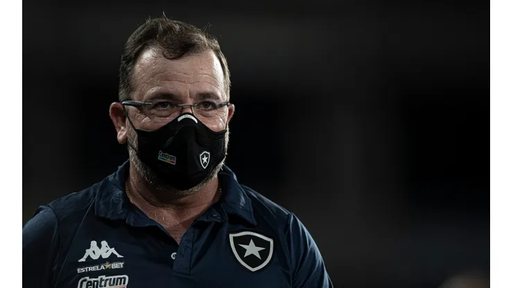 Jorge Rodrigues/AGIF - Enderson Moreira foi o último dos treinadores da Série A a ser demitido