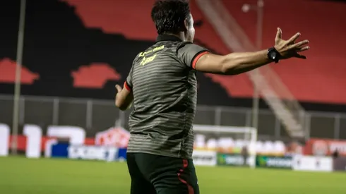 Dado Cavalcanti em ação pelo Vitória