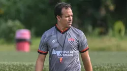 Foto: (Flickr Oficial Vitória/Pietro Carpi) - Dado Cavalcanti, técnico do Vitória, já sabe que o primeiro desafio do Leão na Série C 2022 será fora de casa