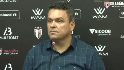 Dragão TV/ Divulgação/ Adson Batista vê como positiva a saída de Marcelo Cabo no comando do Atlético-GO: