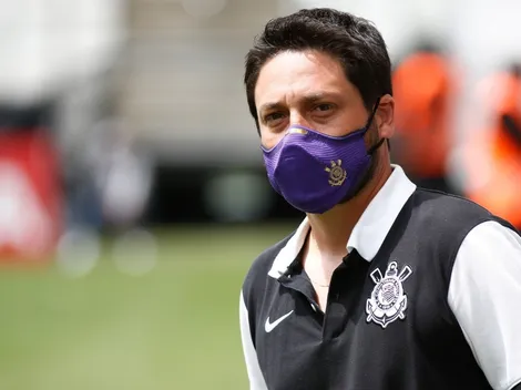 Arthur Elias defende regularização maior no futebol feminino e enfatiza: "Elas têm direito"