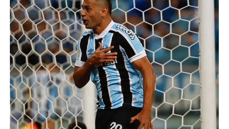 Foto: Maxi Franzoi/AGIF | Diego Souza se torna um dos principais artilheiros do Grêmio