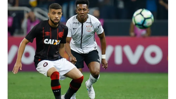 Foto: Marcello Zambrana/AGIF - Gustavo Cascardo é revelado pelo Athletico e esteve no Botafogo nas últimas temporadas