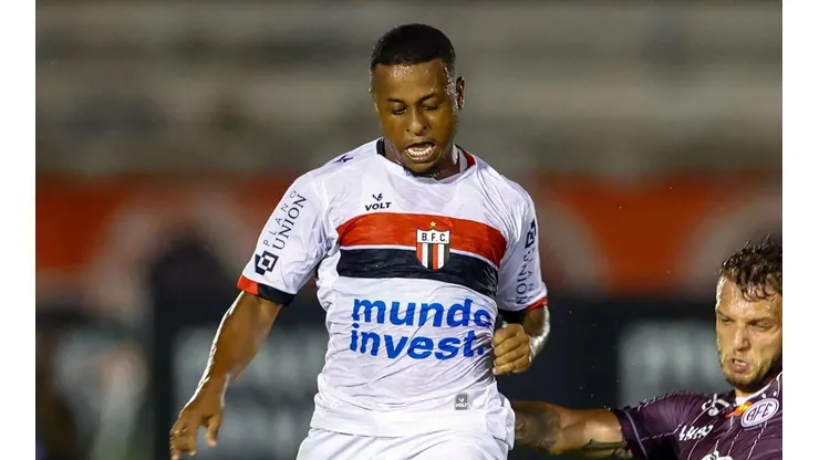 Foto: Thiago Calil/AGIF - Bruno Michel em ação pelo Botafogo-SP