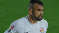 Foto: Marcello Zambrana/AGIF - Zagueiro agrada Rui Costa.