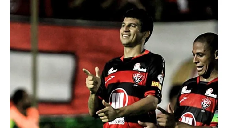 Pietro Carpi/EC Vitória. Atacante revelado pela Toca do Leão é vendido por R$ 6 milhões para time ucraniano