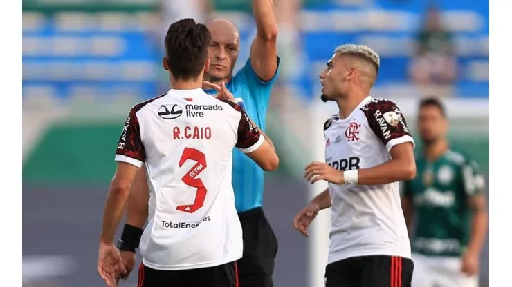 - Rodrigo Caio ao lado de Andreas Pereira