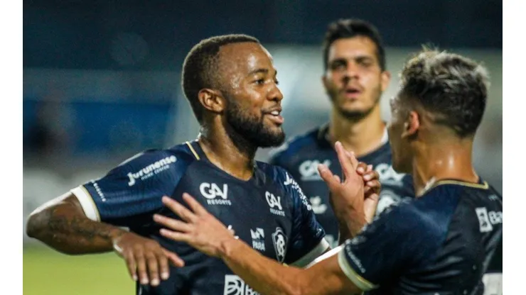 Foto: Fernando Torres/AGIF - Victor Andrade é o mais novo reforço do Vila Nova