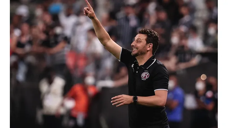 Foto: Ettore Chiereguini/AGIF - Elano chega a vinte jogos invicto com a Ferroviária