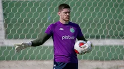 Foto: (Twitter Oficial Guarani/Thomaz Marostegan/Guarani FC) - Kozlinski é uma das novidades da escalação do Guarani