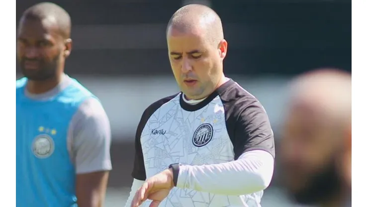 Foto: (Twitter Oficial Operário Ferroviário/@andreoito/OFEC/Divulgação) - Ricardo Catalá deve promover cinco mudanças no Operário em relação ao último jogo