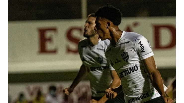 - Borrero comemorando gol
