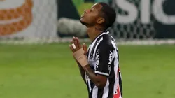 Foto: Fernando Moreno/AGIF - Tchê Tchê vem sendo sondado por Grêmio, Inter e MLS