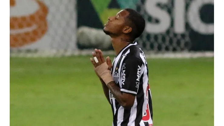 Foto: Fernando Moreno/AGIF - Tchê Tchê vem sendo sondado por Grêmio, Inter e MLS