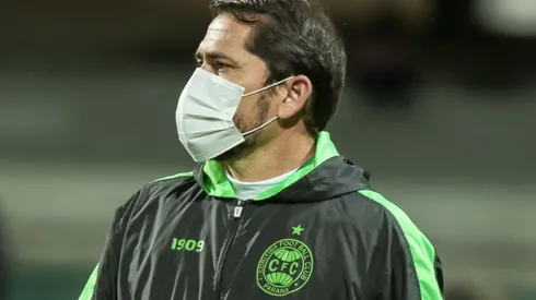 Foto: (Robson Mafra/AGIF) - Gustavo Morínigo perdeu mais um titular para a estreia do Coritiba no Campeonato Paranaense