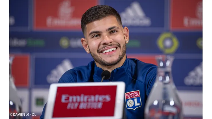 Bruno Guimarães em coletiva do Lyon (Foto: Damien LG/OL)