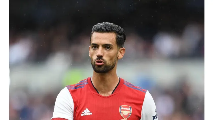- Pablo Marí com a camisa do Arsenal