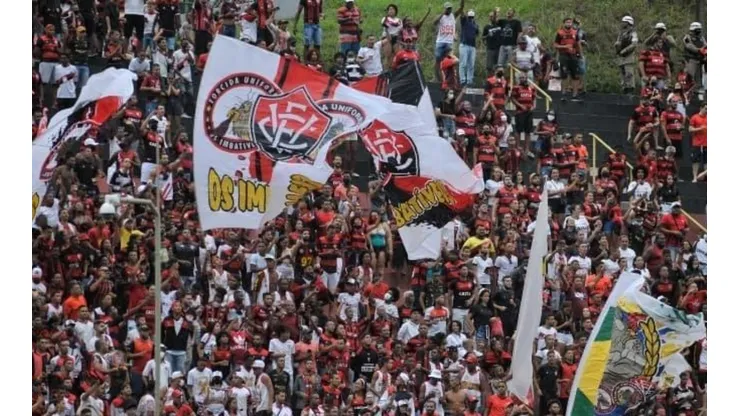 Jhony Pinho/AGIF - Torcida do Vitória no Barradão