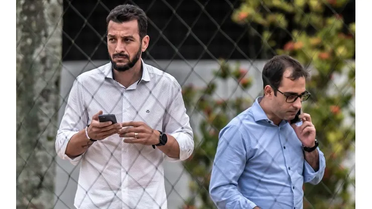 Foto: Ivan Storti/Santos FC/Divulgação - Edu Dracena e Guilherme Lipi: dupla trabalha para renovar com jovem promessa
