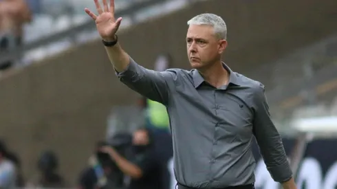 Foto: Fernando Moreno/AGIF - Tiago Nunes, treinador do Ceará