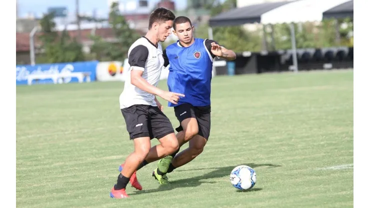 Pedro Alves/ Paraná Clube - Gabriel Correia, meia do Paraná Clube