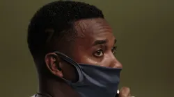 - Robinhi está desempregado