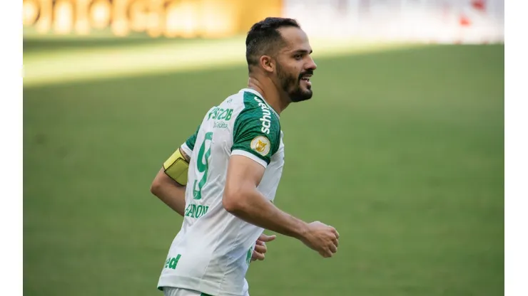 Anselmo Ramon negocia saída da Chapecoense, e CRB está interessado em contratá-lo