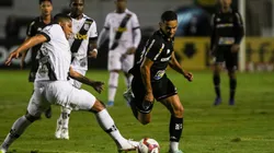 Yago Henrique (e) pela Ponte Preta (Foto: Rogério Capela/AGIF)