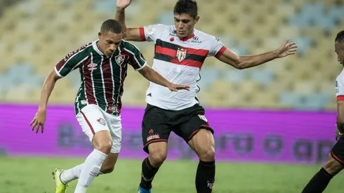 Foto: Jorge Rodrigues/AGIF - Edson está de volta ao Atlético-GO após passagem no futebol do Oriente Médio