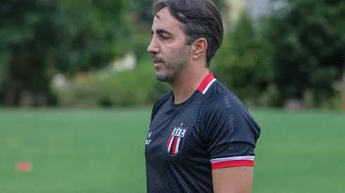 Foto: João Victor Menezes / Agência Botafogo (Flickr Botafogo-SP) - Treinador Leandro Zago