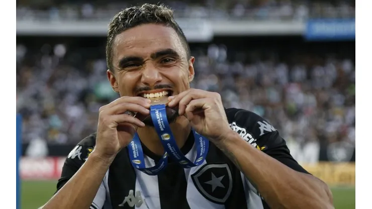 Vitor Silva/Botafogo - Rafael, lateral-direito do Botafogo