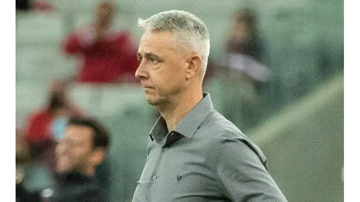 Foto: (Robson Mafra/AGIF) - Tiago Nunes deve perder mais um jogador do elenco do Ceará