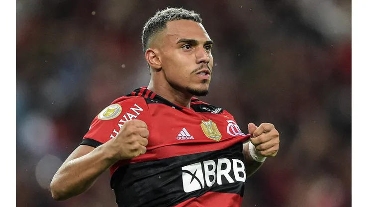 Foto: Thiago Ribeiro/AGIF - Matheuzinho foi um dos destaques em 2021.