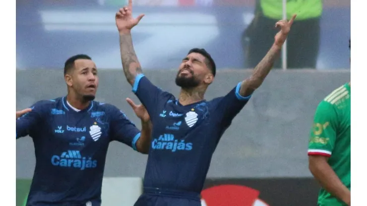 Foto: Fernando Moreno/AGIF - Yuri em ação pelo CSA