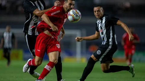 Foto: Alisson Frazao/AGIF - Rafael Longuine entrou no radar para voltar ao CRB